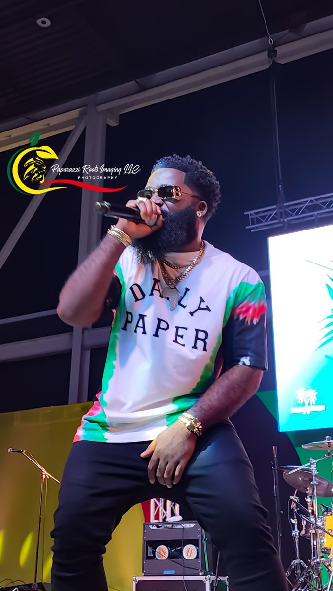 Paparazziroots's tweet photo. @AfroB_ @OfficialNiniola @busiswaah @teamsalut https://t.co/sRNYNSfvel
