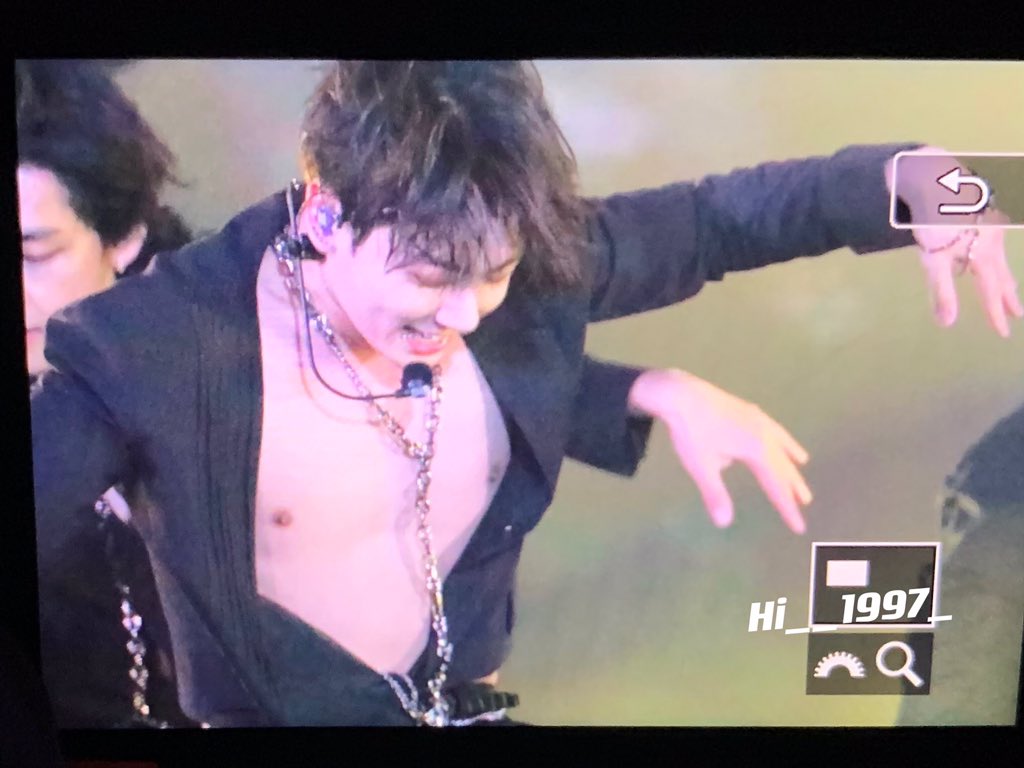 Hi__1997_'s tweet photo. 220313 PTD SEOUL
preview
#전정국 #정국 #JUNGKOOK #JK #방탄소년단    #BTS https://t.co/JlFjriDnxn