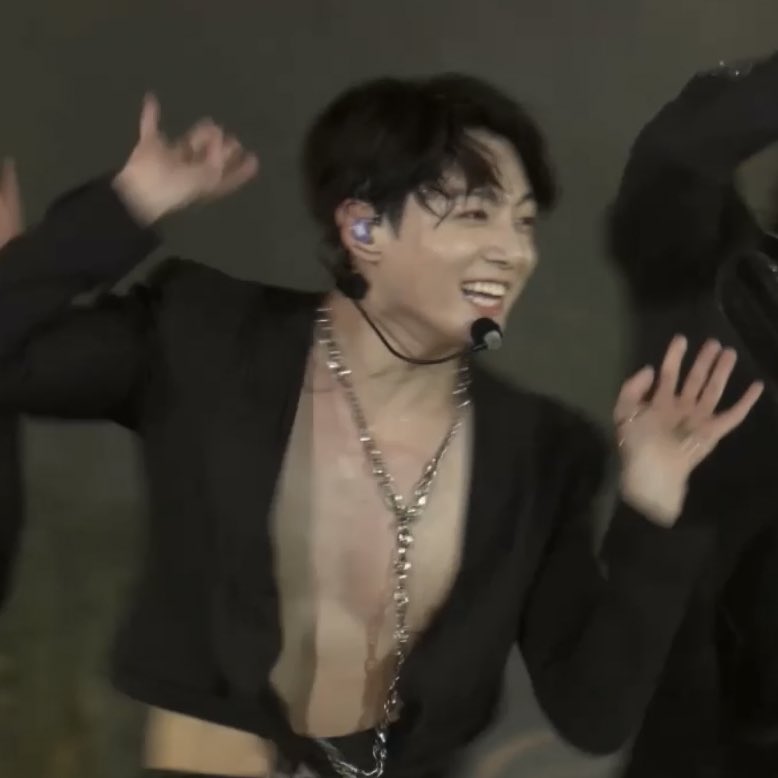 jikookhour's tweet photo. this is not funny https://t.co/lvjjw6Imn6