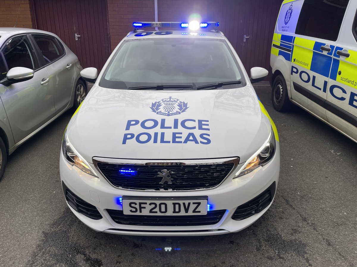 PSOSSWFife's tweet photo. Morning all 👋. Starting off today with #VehicleCheckSunday 👇. Making sure we’ve got everything we need for another week in #SouthWestFife. All the usual checked, including tyres, lights, screen wash and equipment. #Shiny 

#RoadSafety info and advice 👉 https://t.co/BWDl2aRTWw https://t.co/GFWfKTG8oW
