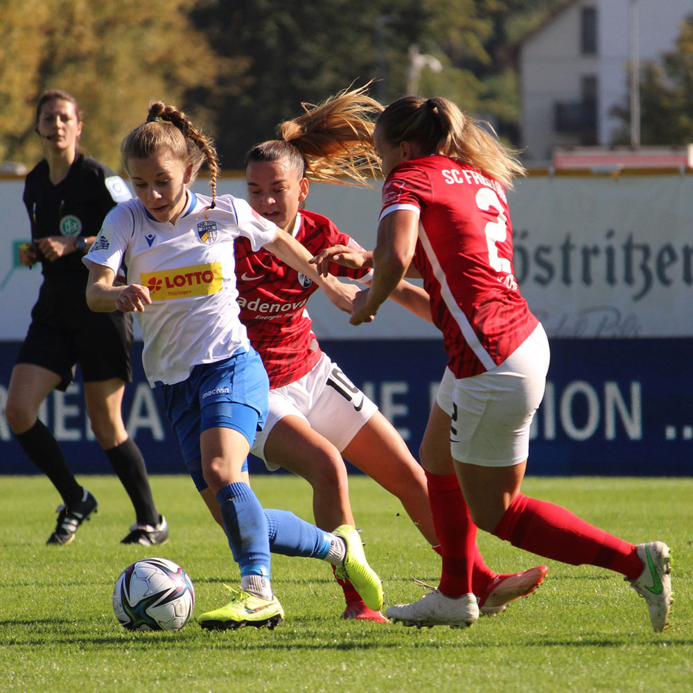 FidoMedia's tweet photo. frauenfussball via@FidoMedia 
#DieLiga ⏰ 16.00 Uhr: @Turbine_Potsdam will bei den @werderfrauen in der Tabelle klettern. @scfreiburg erwartet Schlusslicht @FCCFrauen.   https://t.co/DMwiCZi9Q1 https://t.co/c4NKOvUxuT