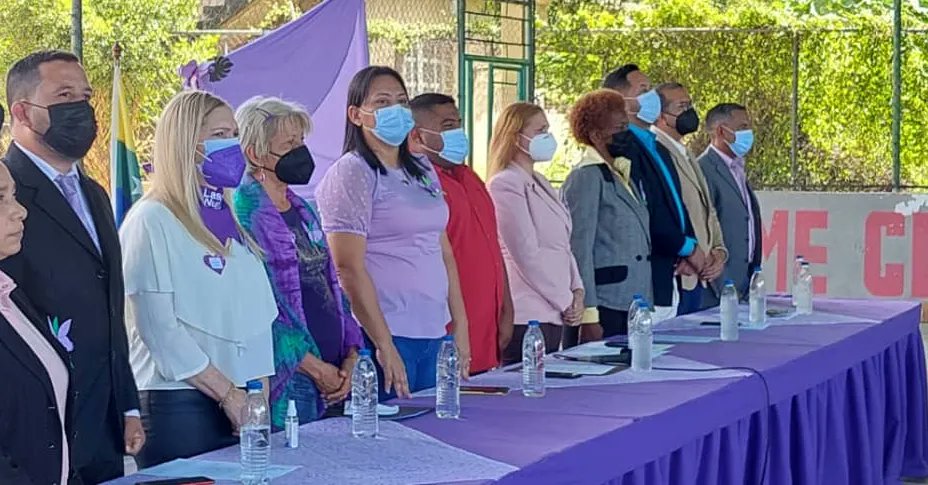 MujerNe's tweet photo. Este sábado 12 el Concejo de García y el Alcalde @CruzLairet2021 entregaron reconocimientos a Mujeres del Plan Parto Humanizado, Defensoras Comunales y Productoras de #SoyMujer en Sesión Especial en conmemoración del "Día de la Mujer" que se celebra cada 8 de Marzo
@NicolasMaduro https://t.co/D5rZxpSqlz