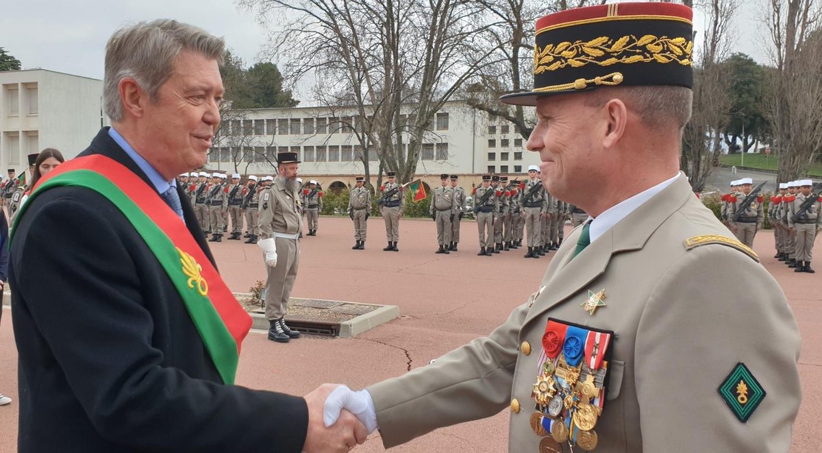 HGaridel's tweet photo. Très belle reconnaissance pour le maire @GerardGazay et @villedaubagne qui ont reçu du Général commandant la Légion étrangère la distinction de légionnaire 1re classe d’honneur. Très beau coup d’envoi du 60eme anniversaire de l’arrivée de la @LegionEtrangere à Aubagne ! https://t.co/8HIxlNeDHV