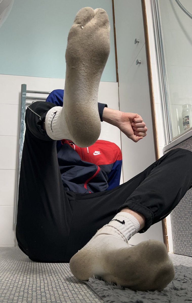 vmshox's tweet photo. Fuck these socks proper stink 😈 who’s coming to get at my feet? 😛 https://t.co/d1ZTym1cPu