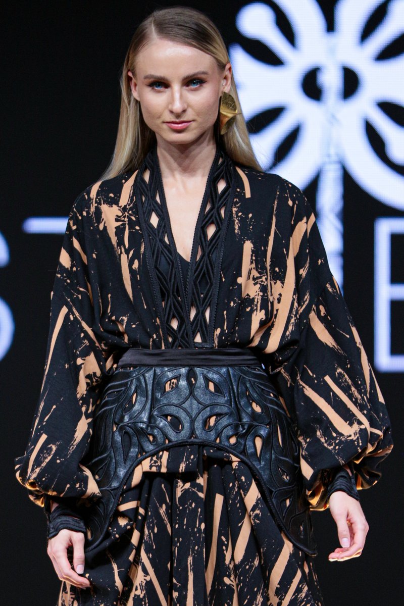 AFI_sa's tweet photo. #WomenswearFashionCollective in Abu Dhabi featuring Christie Brown, in partnership with @forbes #Forbes3050!!!👏
Click link to watch the show:
https://t.co/uT6nwFTBek
#AFIinAbuDhabi #RunwayLooks #GlobalPlatform #AfricanFashionInternational #HouseofNala https://t.co/44lCFwuXIA