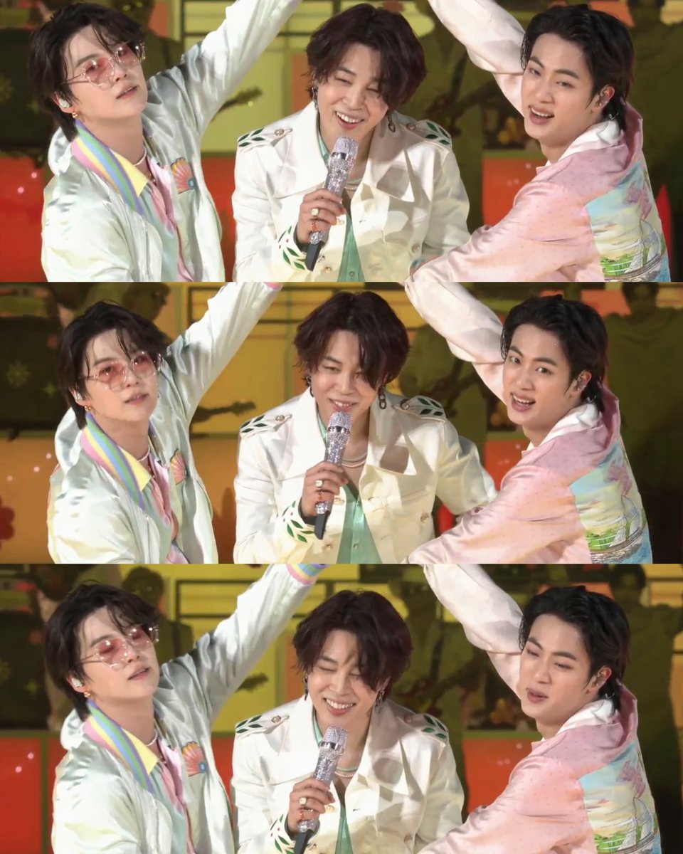 jmnsource's tweet photo. LOOK AT THEM 🥺 https://t.co/NlcRB5tBuF