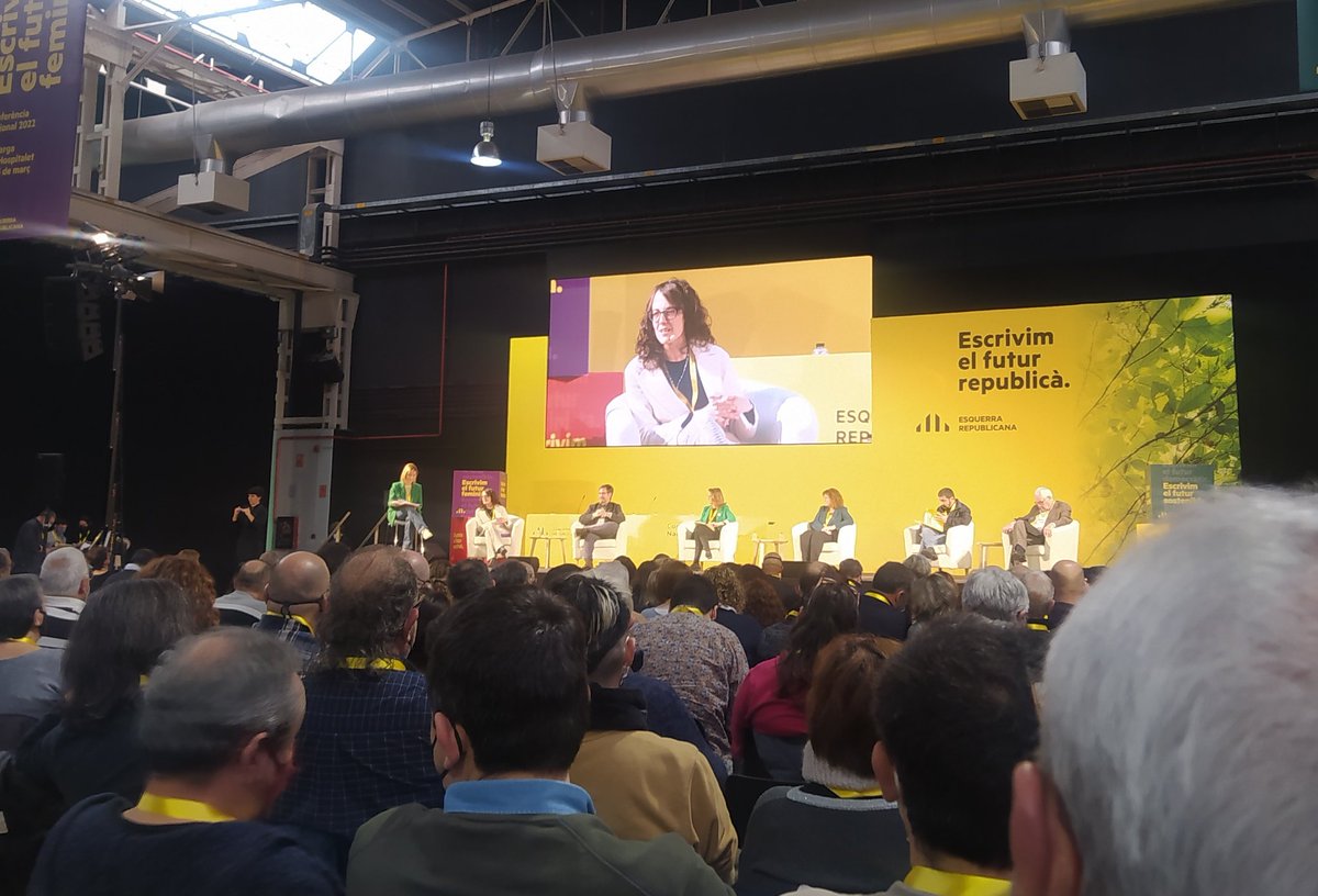 evafont's tweet photo. Des de #Manlleu participem a la #CNERC2022. Transformem el present per construir el futur, també, des del municipalisme. #EscrivimElFutur republicà, sostenible, equitatiu, democràtic i feminista. @EsquerraManlleu https://t.co/tX4CUzYYfe