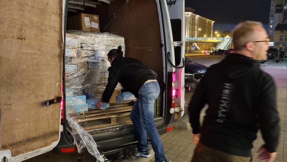 newlan_projects's tweet photo. Noel and Lewis have touched down in Ukraine and unpacked all the aid that we have been so generously donated - what an achievement.
After speaking to @maxrushden on @talkSPORT yesterday we have reached £4.5K in donations - can we get to our target?

https://t.co/nthwiYA2hL https://t.co/0LQjmhbJBo