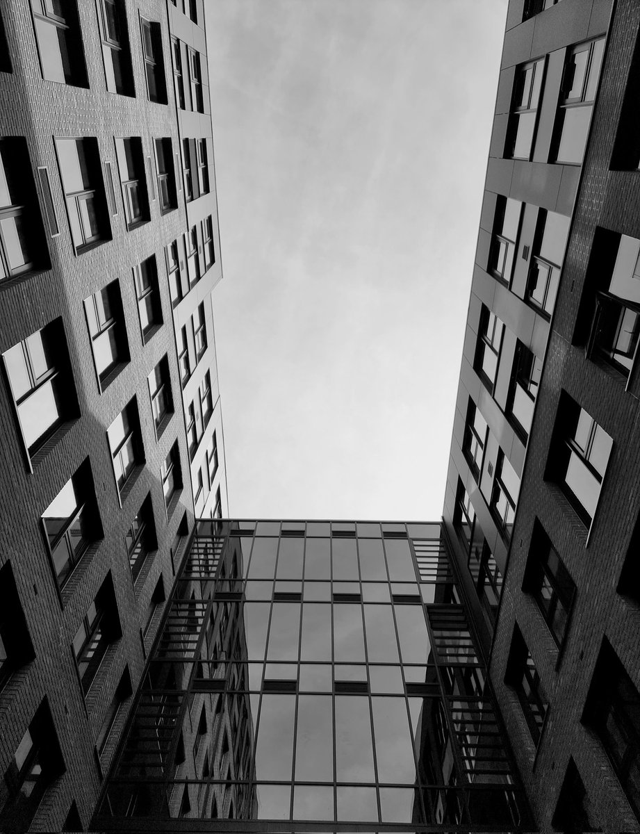 SanjPanch360's tweet photo. This the #lookabove view of @unilincoln 's student accommodation I love all things geometric. Personally I love it when #blackandwhite filters are applied #blackandwhitephotography #bnwphotography @visitlincoln @uolmidwifery https://t.co/WofxxPfuWp