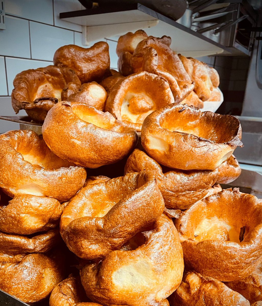 It’s that day… 

The beef has had 12 hours low and slow, veg is prepped and yorkies are ready! 

madfrans.com to book or call 0113 487 5734

#madfranssundays #sundayroast #leedsroast #yorkshirepuddings #madfrans #roastsunday