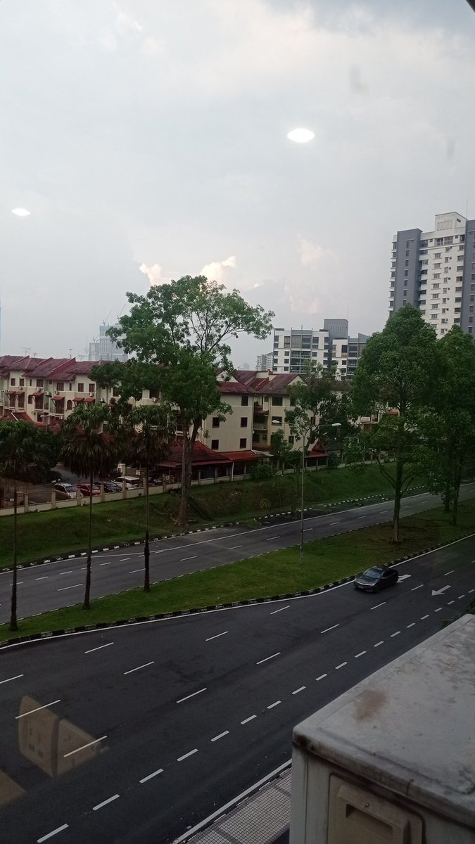 ManOfNoty's tweet photo. Rasa nak jerit jer. ada ke DS area Permaisuri ni. Nak belanja moan sambil minum kopi 🤭 https://t.co/fuvbyuJ5wK