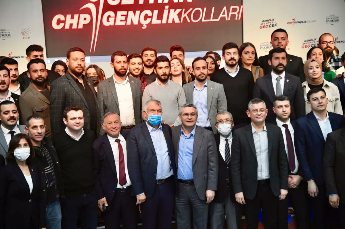 Seyhan İlçe Gençlik Kollarımızın düzenlediği genç üye katılım törenine katıldık. Genel Başkan Yardımcımız Sn. Oğuz Kaan Salıcı, Grup Başkan Vekilimiz Sn. Özgür Özel, Gençlik Kolları Genel Başkanımız Sn. Gençosman Killik, PM Üyelerimiz Sn. Emre Yılmaz ve Sn. Hasan Efe Uyar,