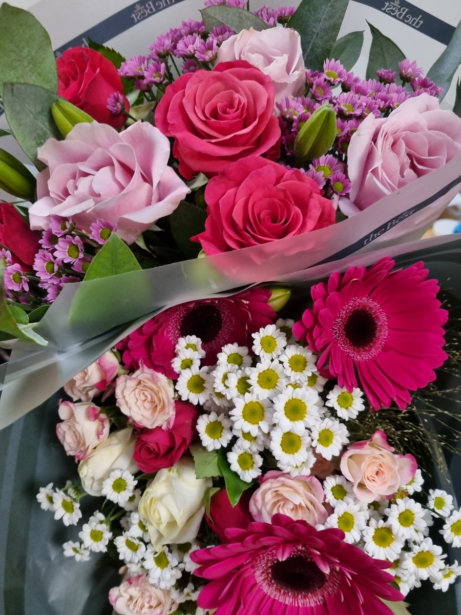 R6newsandviews's tweet photo. Miss M we will all miss you. Good luck with your next and greatest adventure! #sixthformlife #R6team https://t.co/EfBVEnlyKB