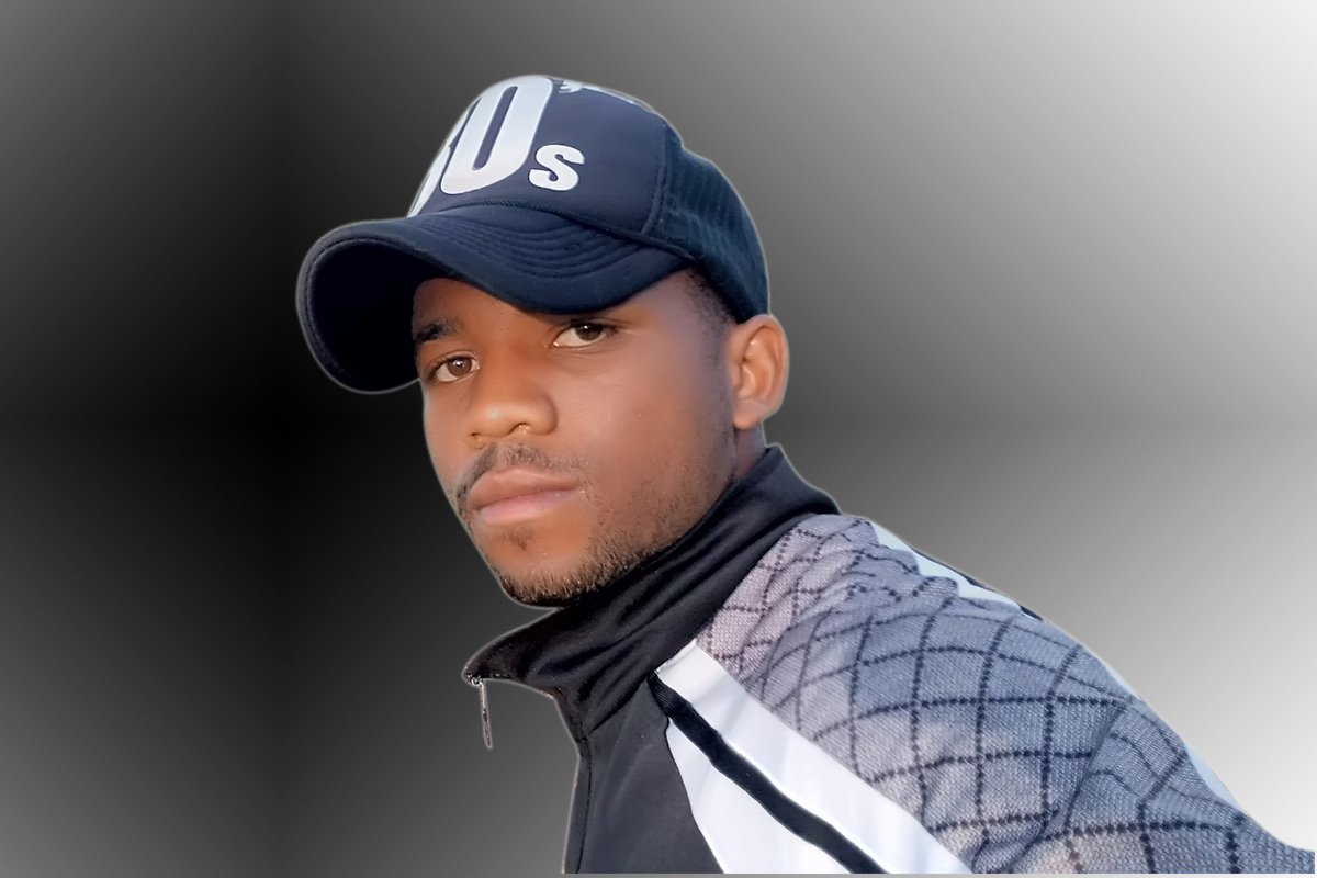 samuelbyiri's tweet photo. @Uwase_Emelyn Byaranze2 ndebera nange https://t.co/2sTNnnqmDV