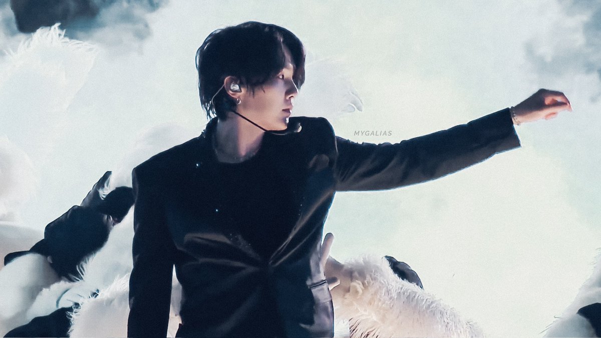 mygalias's tweet photo. 📸 black swan yoongi ; art https://t.co/qkoXKC4WvY