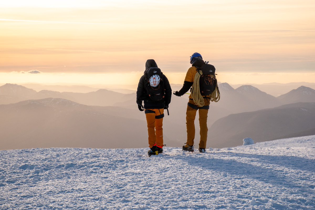 _liam_campbelll's tweet photo. Had worse descents off of Ben Nevis! Drone footage like in bio! #bennevis #winterclimbing #mountaineeringscotland #mytiso #getoutside #munrobagging #scottishhills #youtube #dronephotography https://t.co/jzzVpr8sin