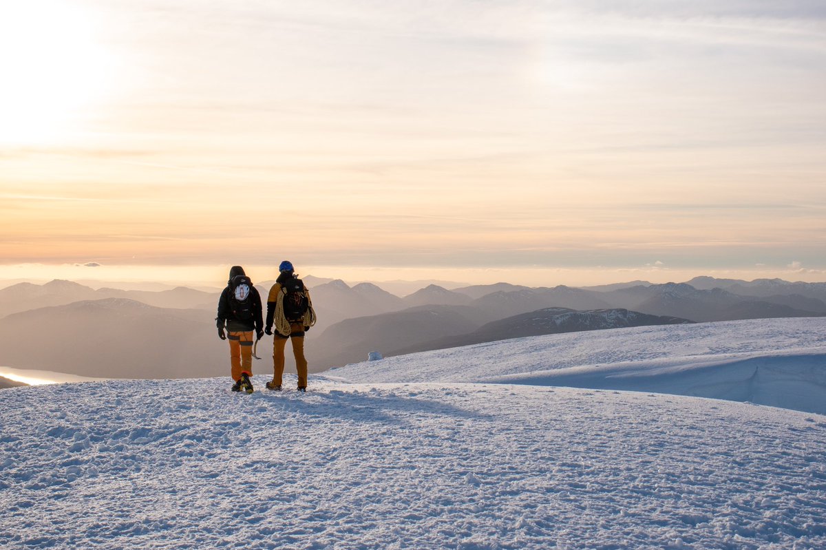 _liam_campbelll's tweet photo. Had worse descents off of Ben Nevis! Drone footage like in bio! #bennevis #winterclimbing #mountaineeringscotland #mytiso #getoutside #munrobagging #scottishhills #youtube #dronephotography https://t.co/jzzVpr8sin