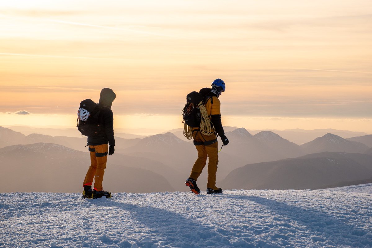 _liam_campbelll's tweet photo. Had worse descents off of Ben Nevis! Drone footage like in bio! #bennevis #winterclimbing #mountaineeringscotland #mytiso #getoutside #munrobagging #scottishhills #youtube #dronephotography https://t.co/jzzVpr8sin