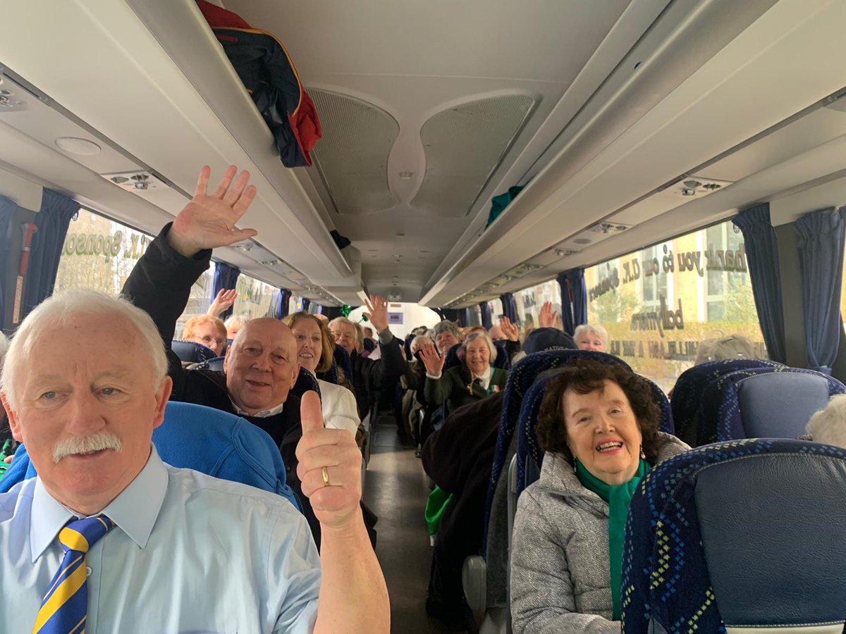 thecraicisback's tweet photo. On the way #londonstpatricksparade @LDNIrishCentre @RoscommonGAA @IrishCommunity1 https://t.co/YmgKjycWj1