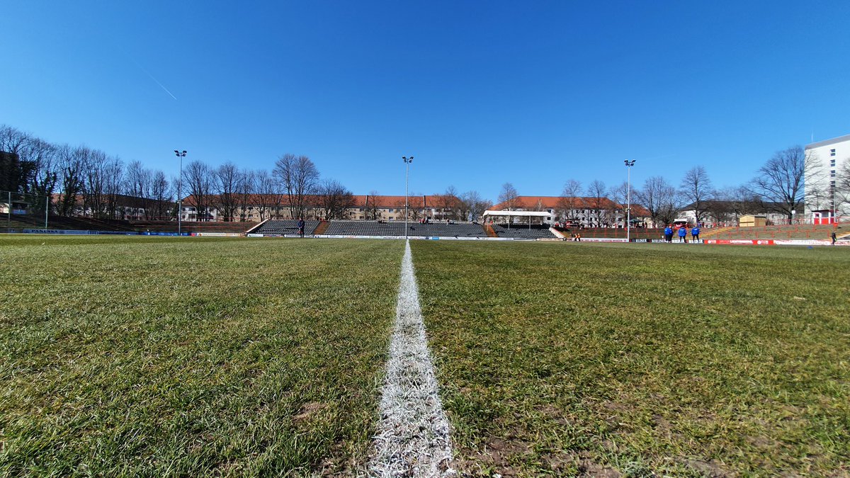 fccarlzeissjena's tweet photo. Hallo aus dem Hans-Zoschke-Stadion!🙋🏽♂️
#L47FCC #FCC #MehrAlsFussball https://t.co/5LRx6MYVmC