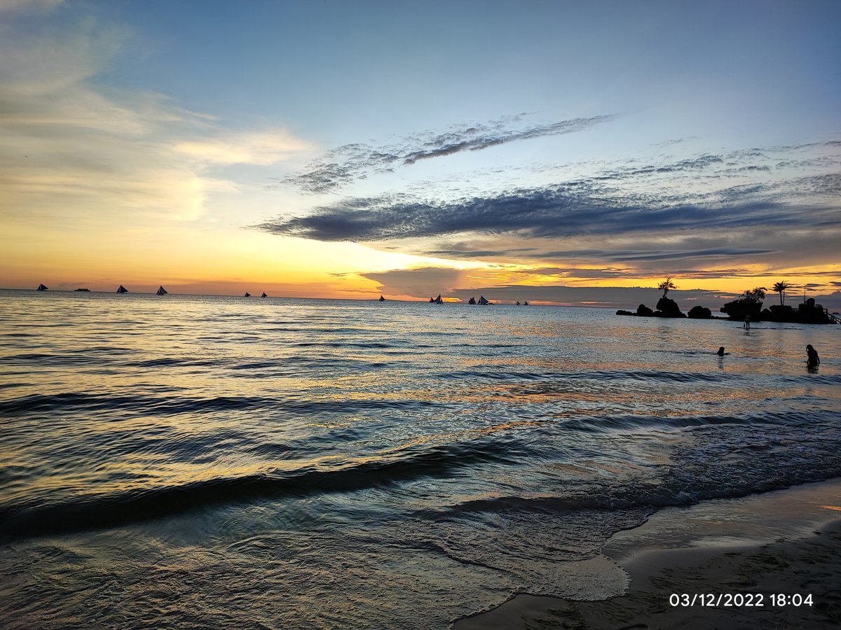 discreetonly012's tweet photo. When in Boracay 🏝️ https://t.co/uB3xUfjCL0