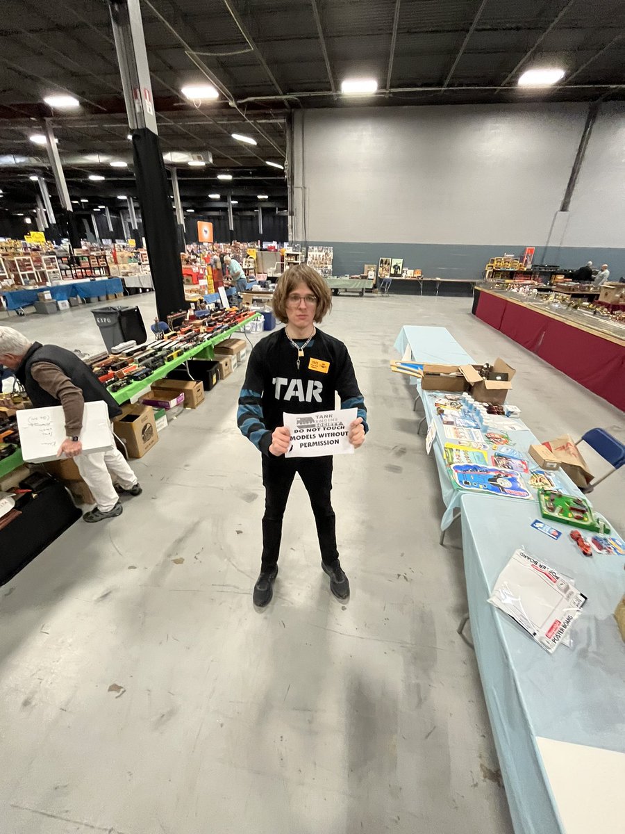 bowledout95's tweet image. #SludgeCon Day 2 who comin ⁉️