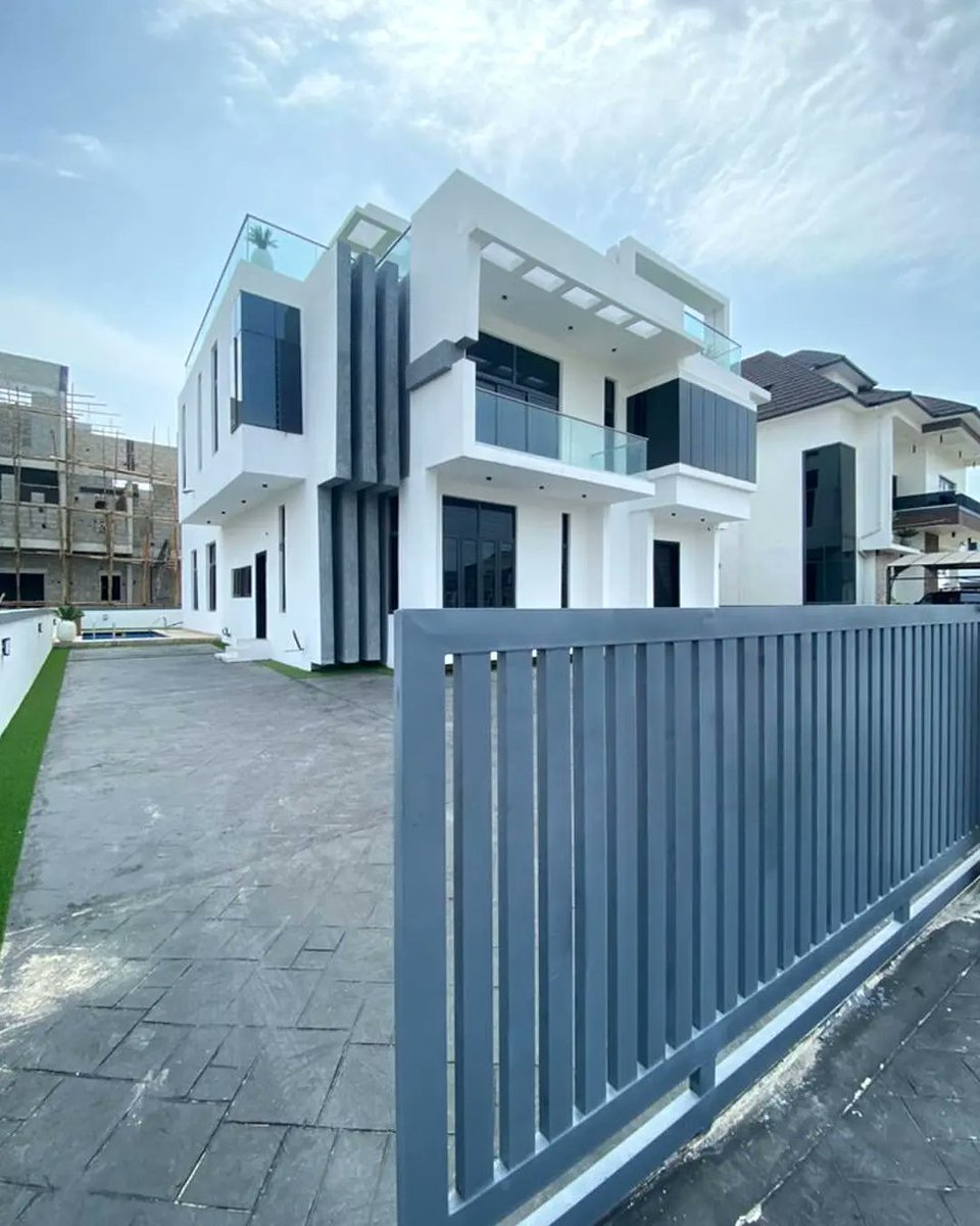 Sholzz_'s tweet photo. Happy birthday to me!!!! In the spirit of celebrating, it would mean a lot to me if you guys retweet this. The owner of this beautiful property just might be on your timeline. (Also, please follow my business page on IG: @bankolerandi). Yay Big25! 🎉 https://t.co/s7e8mIEHzL