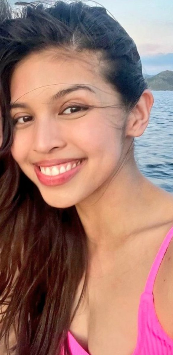 mainegirl172's tweet photo. My! You are so beautiful, Maine.
Pure happiness: You, Him, and the Sea.💑🌊

@mainedcm 🌟
#MaineMendoza https://t.co/Y7uVqeAAY9