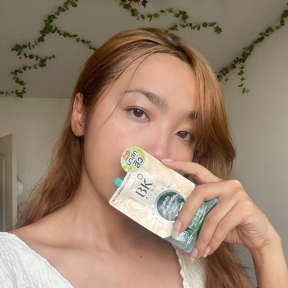 WarakornChain's tweet photo. ลดสิว ลดความมัน ลดรอย สิวยุบ สิวแห้งไวต้องยกให้เค้าจริงๆ รูขุมขนกระชับจริง #มาส์กสิวbk ในตำนาน จะแต้มเฉพาะจุดก็ได้ หรือจะพอกทิ้งไว้ทั้งหน้า 10-15 นาที แล้วล้างออกจะรู้สึกเย็นๆผ่อนคลายมาก เนื้อมาส์กเข้มข้นด้วย ซองละ 49 พิกัด 7/11 #ใช้ดีบอกต่อ #  #รีวิวBK #สกินแคร์รักษาสิว https://t.co/n1fIHETMWX