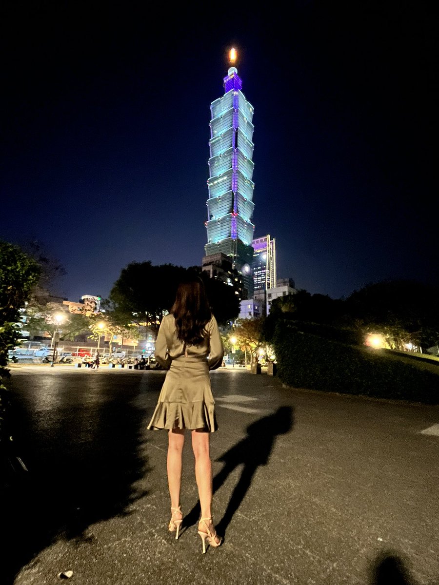 這邊暗暗的，
前面粗粗的，
好像還不錯🤣🤣🤣

#夫妻聯誼 
#同房換不換
#單男
#NTR https://t.co/LbB2Uklc33