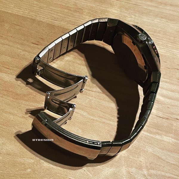 utdesign's tweet photo. 銀パラベルトはあまり広がらないので、バックル部はパタパタパタと1回多く折り畳まれてるよ
https://t.co/y5cevaJUlH
#grandseiko #gsvfa #6185vfa #61gs #グランドセイコー https://t.co/evOkcL7Arn