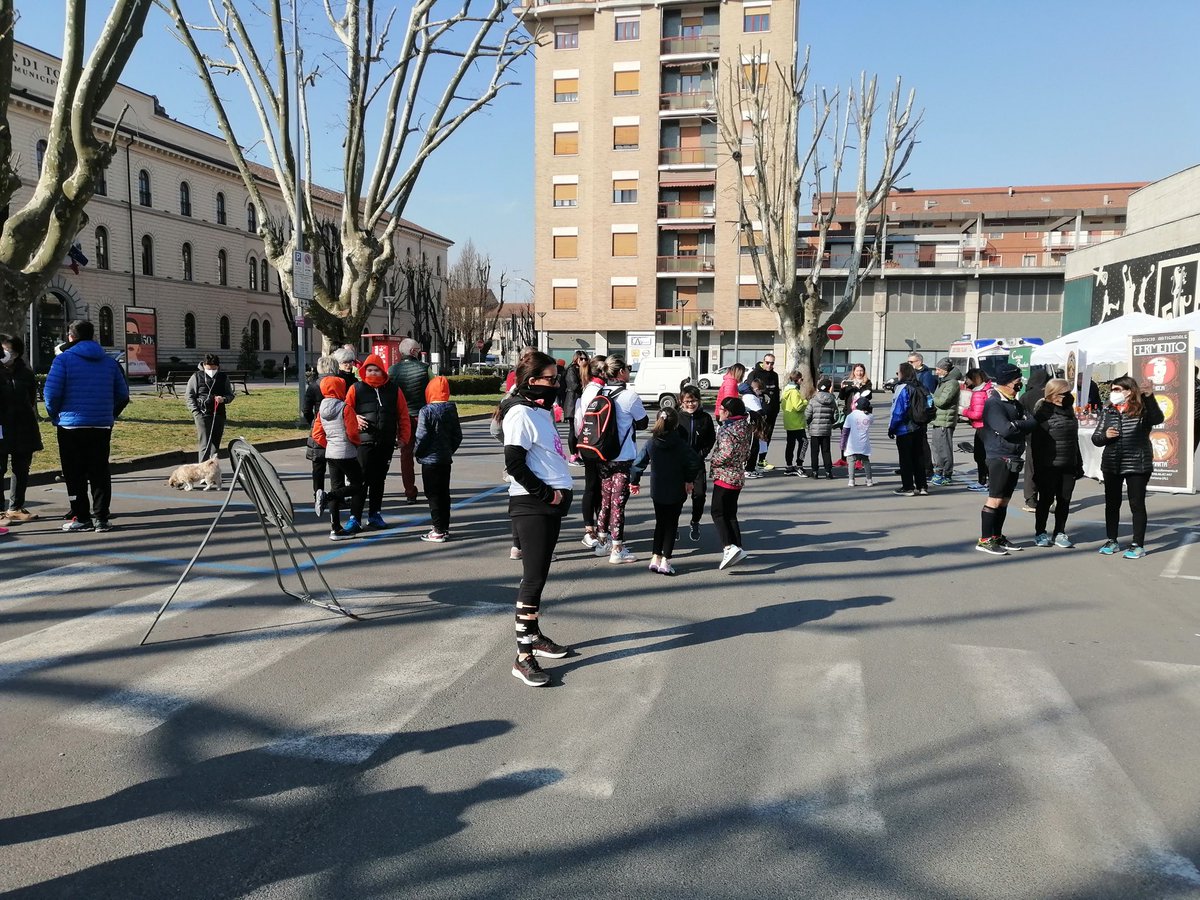 DerthonaBasket's tweet photo. Tortona si è tinta di rosa per aiutare la ricerca 💕Un successo la #JustTheWomanIAM 😍
Un ringraziamento ad #Azalai, al Comune di #Tortona e a tutti gli enti che hanno contribuito alla # realizzazione di questo grande progetto dalla forte valenza sociale 👏👏 https://t.co/jT7ctVYErj