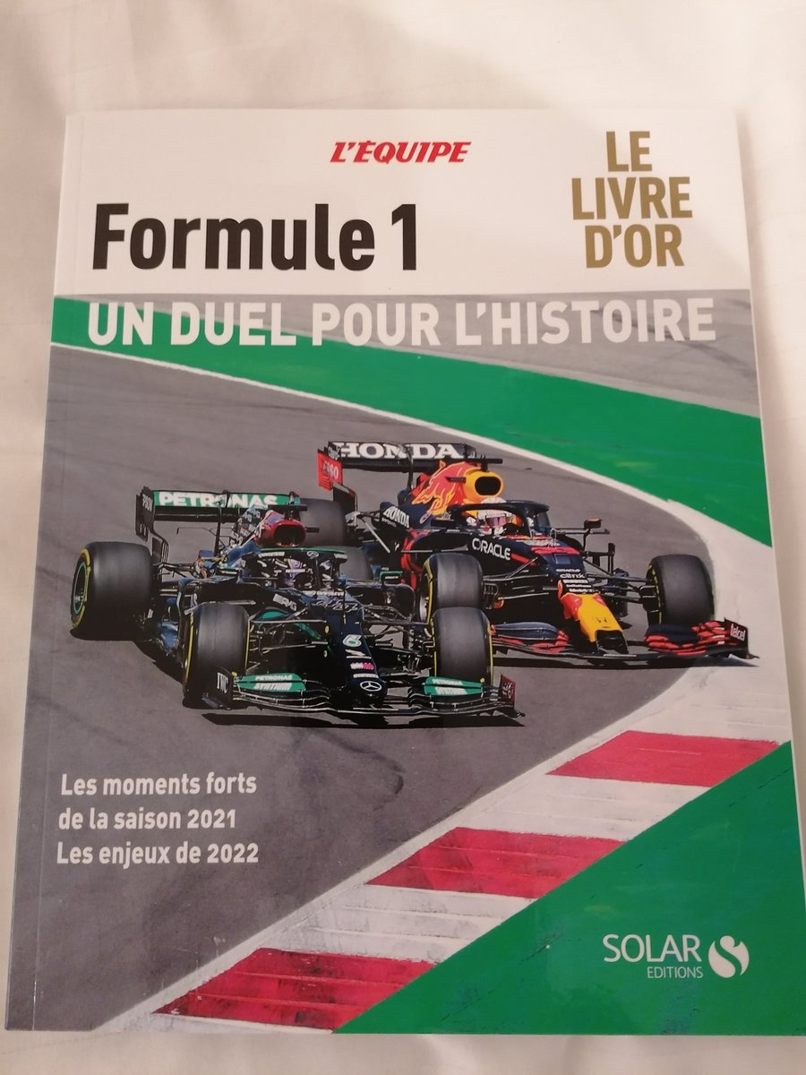 warmupf1blog's tweet photo. Une saine lecture avant la reprise des hostilités dimanche prochain. Merci aux Éditions Solar pour ce joli présent.
@F1 #lelivredor @lequipe #Sortie #SolarEditions https://t.co/unLtkwI06c