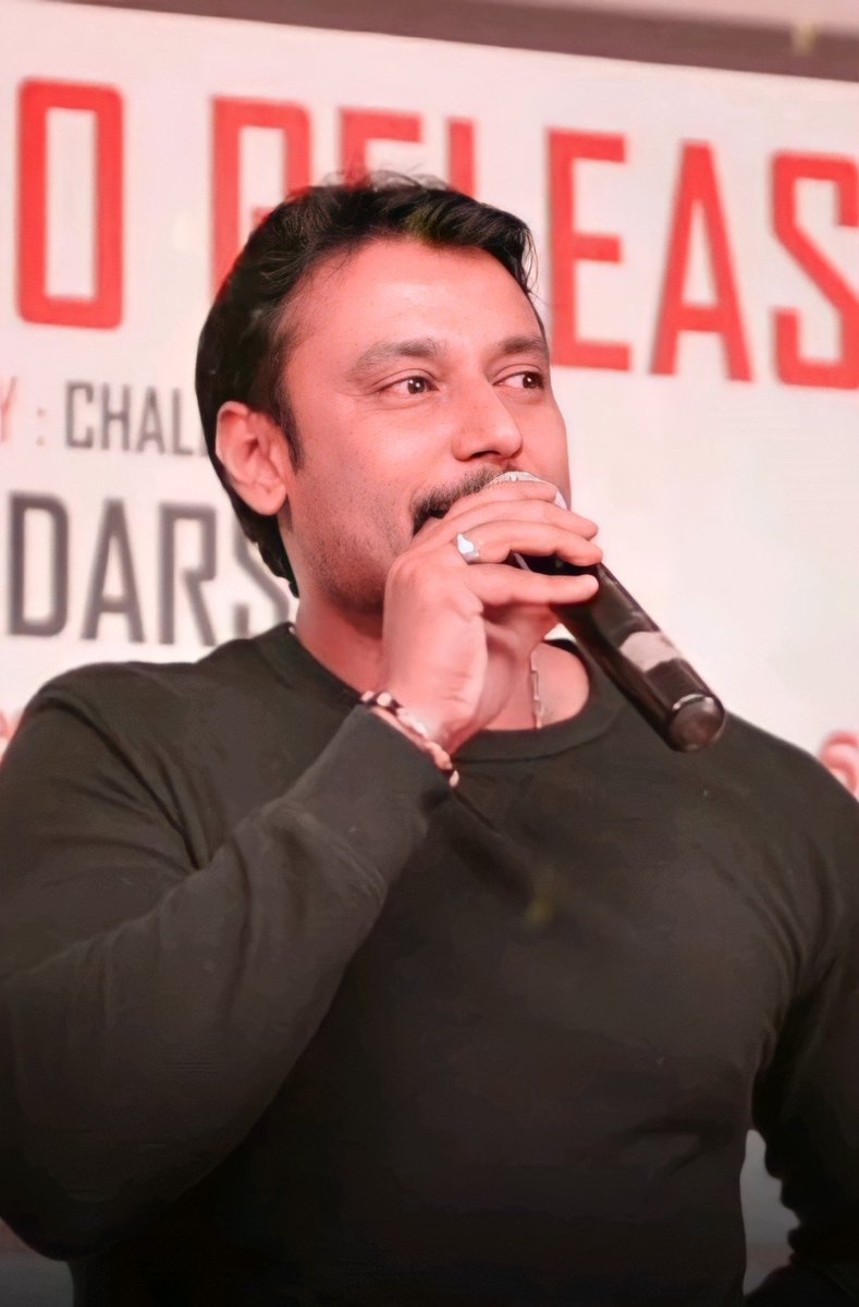 supreet_tweetz's tweet photo. #theonlybossdboss 😎

#DBoss #Kranti #RVMN  #BossOfSandalwood @dasadarshan https://t.co/1DEUbNY4t7