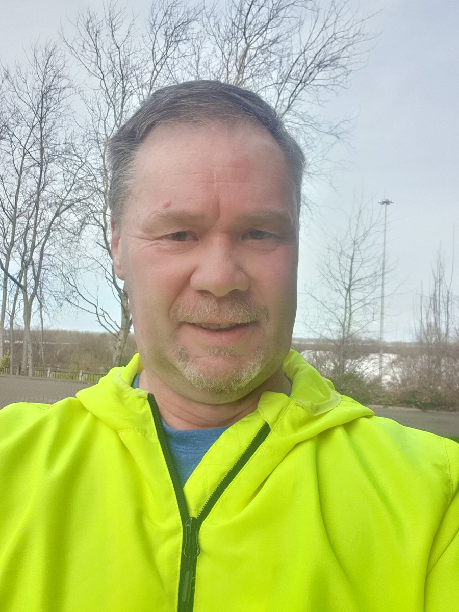 isright's tweet photo. #SundayRuns well done for running in those winds this morning. It was not the easiest of routes but adding the headwinds made it even more of a challenge. Fabulous running by Linda, Karen, Kirsty, Tanya & Janine (all 5km+). #VirtualCoach #teacher5aday #RunBuddies #WeRunAgain https://t.co/xGhdnSn4m9