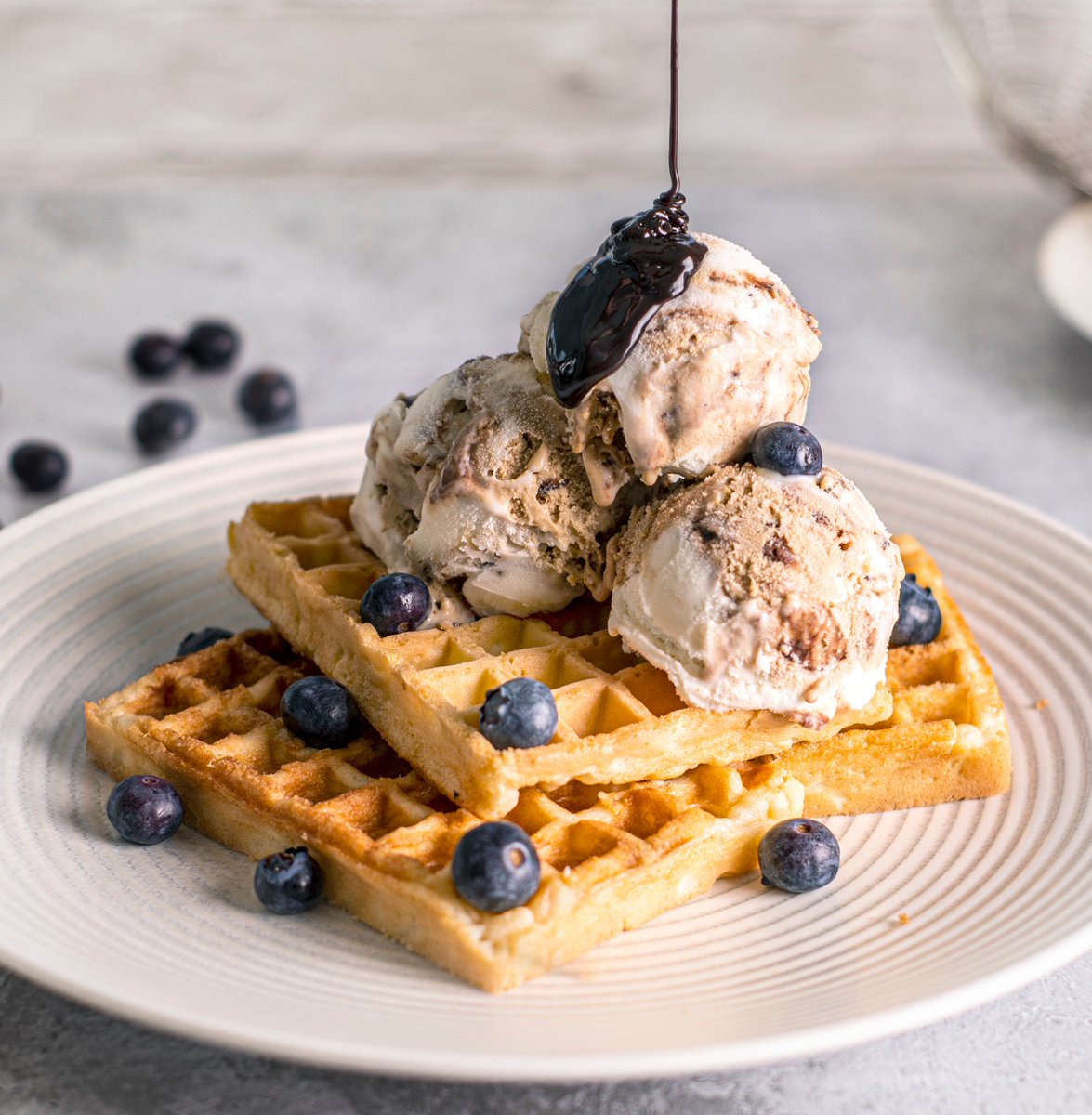 Novedad 2022: Helado de Gofre con nata y chocolate. Muy pronto en las grandes cadenas de distribución.
#laibense1892 #instantesenormes #helados