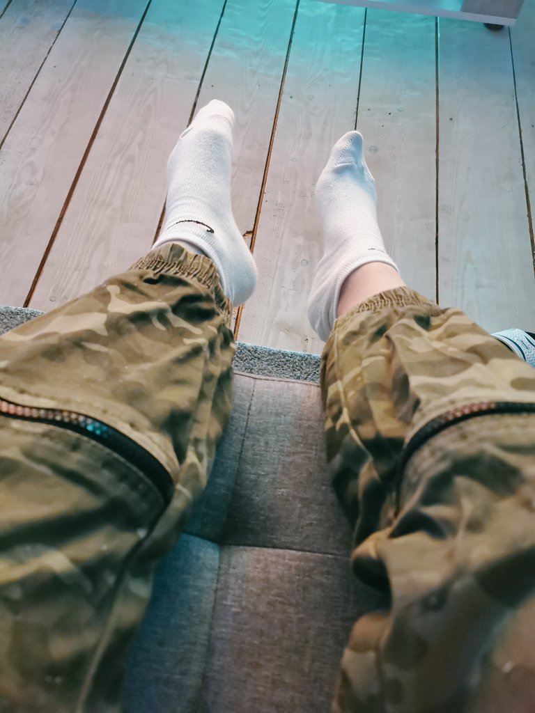Moneyherrin1's tweet photo. 🐖❤️🐖❤️🐖#rtgame 🐖❤️🐖❤️ mit einen Söckchen fan
Er zahlt für die Socken was hier gleich raus kommt 😉🐖 win win

5/5/5

Frauen 3
Subs 4
Dauer 13.30

#findom #paypig #socken @rt_feet @RTLoveFeet @RTfeetdom https://t.co/Hzbsz36Vn7
