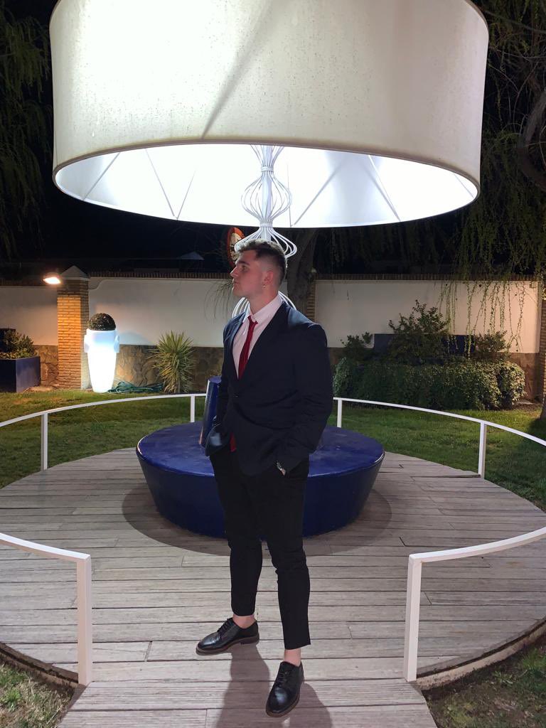 _SaMuCg_'s tweet photo. Como Bad Bunny en mi peak https://t.co/jhPRa1Q1Ao