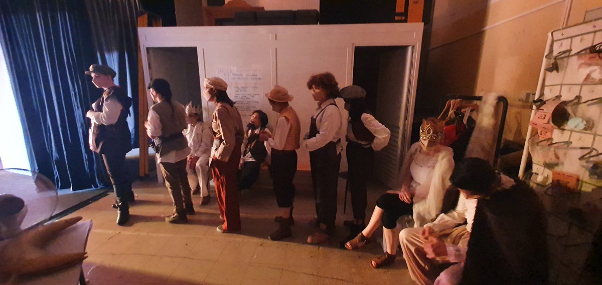 Behind the scenes of the <a href="/acsabudhabi/">ACS Abu Dhabi</a> MS/HS Production of A Kidsummer Nights Dream🧚‍♀️🌙 #iamACS #ACSAbuDhabi