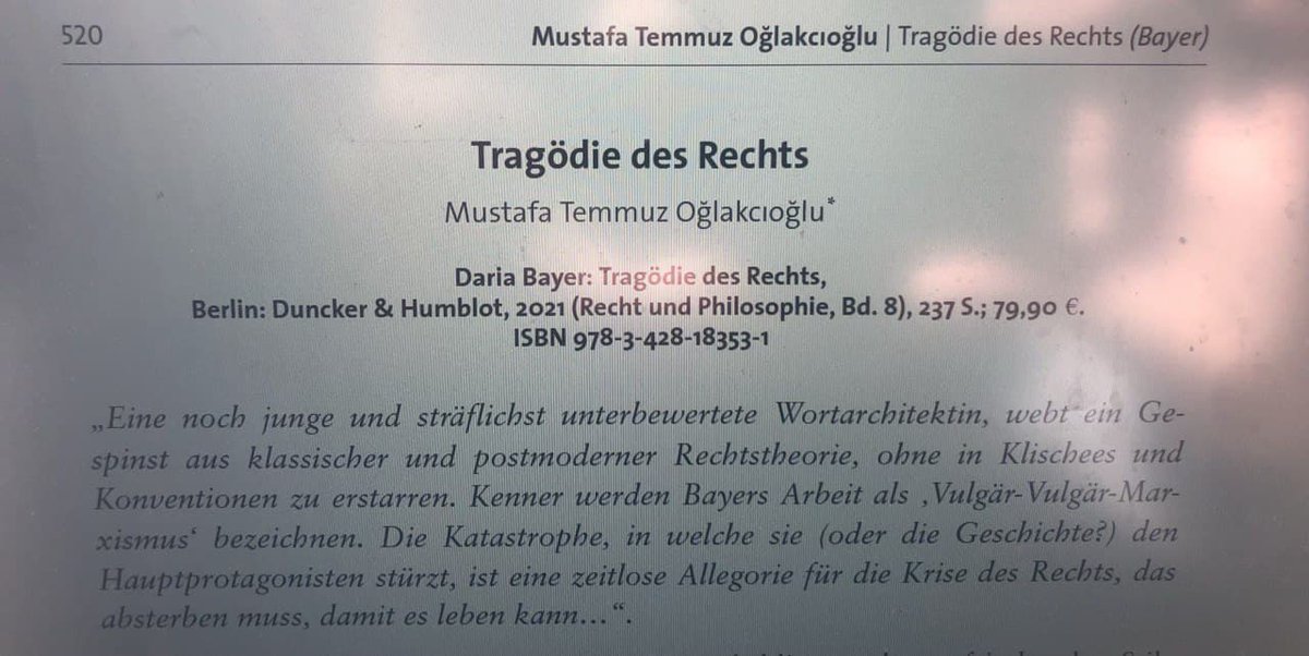 Erste Rezension zu meiner Dissertation ist erschienen: Mustafa Temmuz Oğlakcıoğlu | Tragödie des Rechts (Bayer), RW S. 520 - 530 - ein Kunstwerk für sich! Ich fühle mich geehrt, dass mein Buch die Inspiration für einen so tollen Text war. Lesen! <a href="/DunckerHumblot/">Duncker & Humblot</a> <a href="/TemmuzMustafa/">MustafaTemmuz</a>