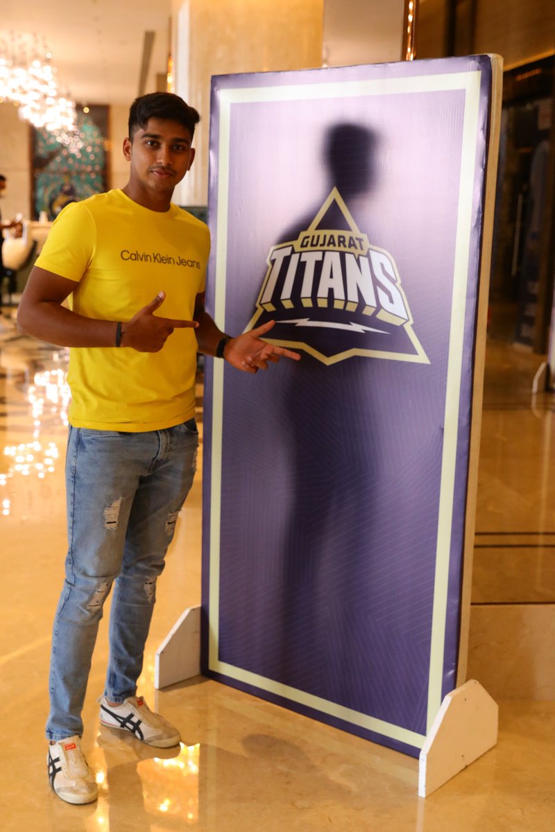 gujarat_titans's tweet photo. Dekho woh aa gaye! 😍

#GujaratTitans #IPL #TATAIPL #Ahmedabad https://t.co/2WiO7XYi0g