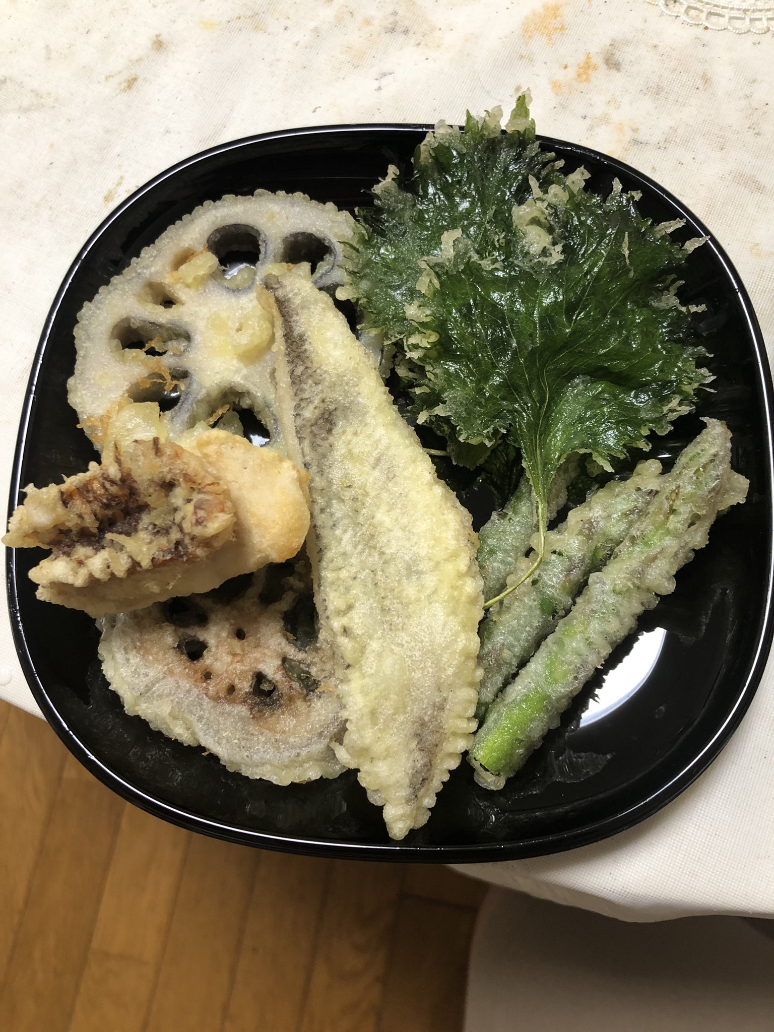 くぼす Pa Twitter いろいろ天ぷらに メヒカリとセンネンダイと野菜 メヒカリは天ぷらが1番好き そしてセンネンダイ 味が濃いのに フワフワ 皮も旨い 最高 これから寝かせた刺身と食べ比べ 天ぷら自体はまだまだ改良の余地あり センネンダイ トモメヒカリ 泉銀