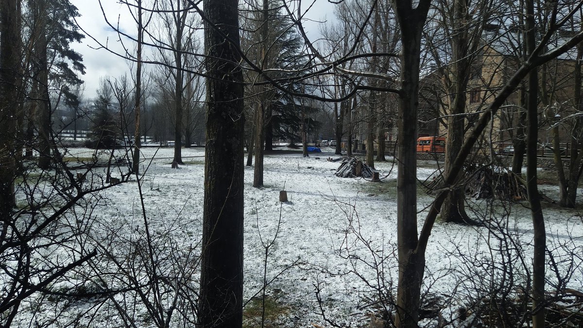 meteopolita's tweet photo. Darrers vestigis de la nevada d'ahir.Avui ja amb aiguaneu.Propers dies pluja.#Benasc https://t.co/HlxUQj1T0c