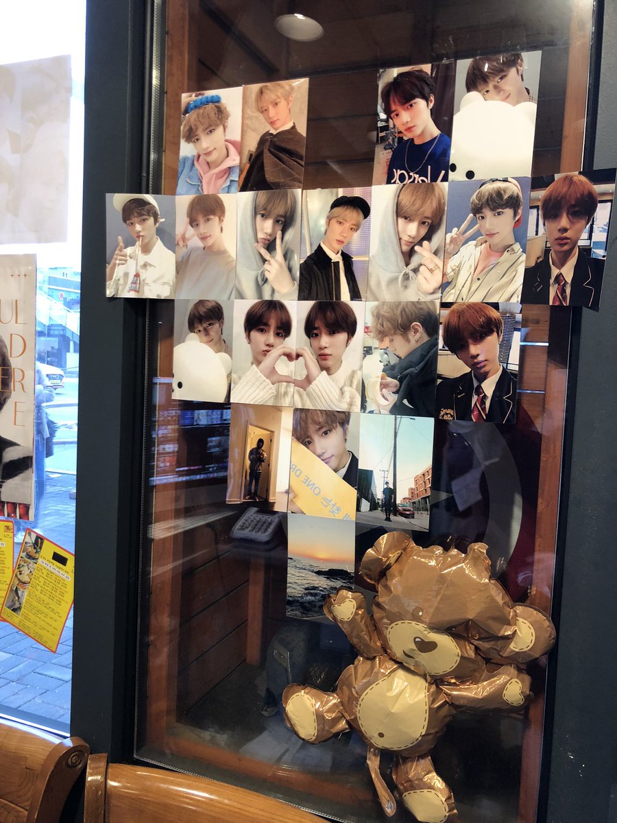 byaam_1003's tweet photo. #쌀떡_슈퍼스타_밀떡_최범규
대기 한시간정도타고 들어갔었어요! 날씨가 쌀쌀해서 좀 힘들었는데 떡볶이가 너무 맛있어서 몸도 다 풀렸습니다😚 범규에게 둘러싸여서 먹는 떡볶이,, 최고였어용👍👍 https://t.co/RsDgFpIGUX