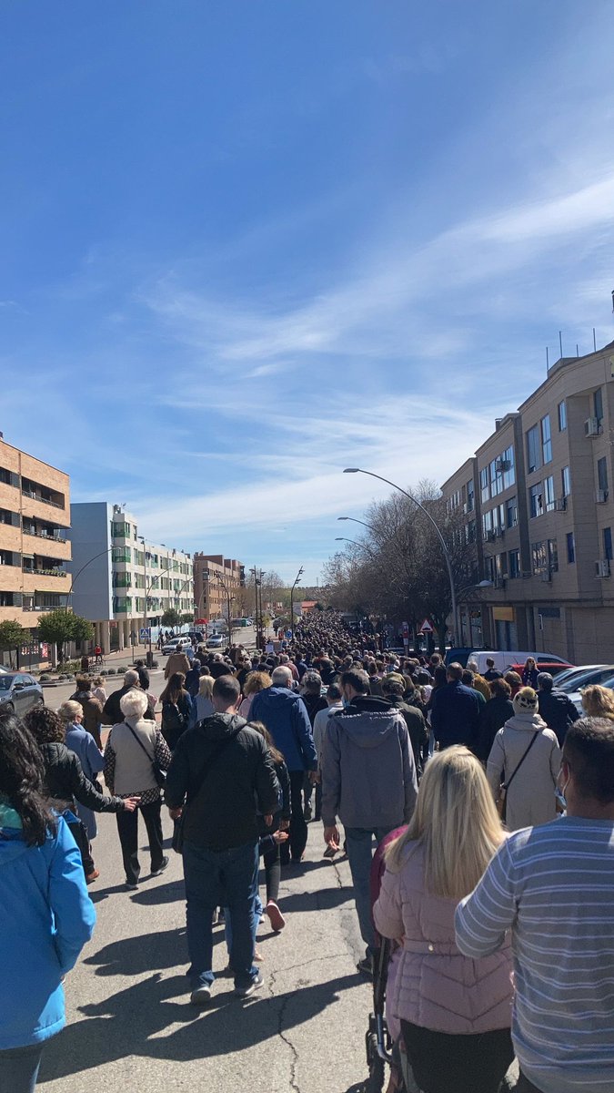 cambpinto's tweet photo. Todos en la manifestación! #noalvertederodepinto ! https://t.co/Vy4X2zTeeJ