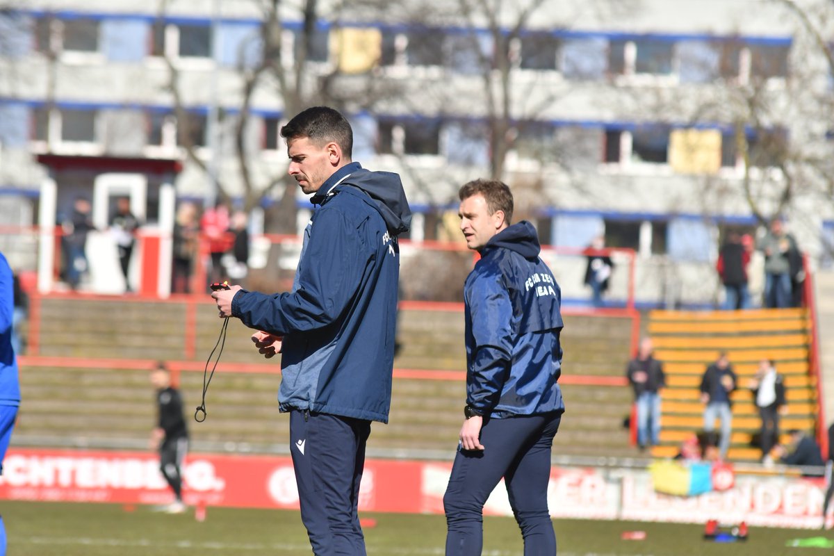 fccarlzeissjena's tweet photo. Das warm-up ist durch!💪🏽
#L47FCC #FCC #MehrAlsFussball https://t.co/tyUDofjHfq