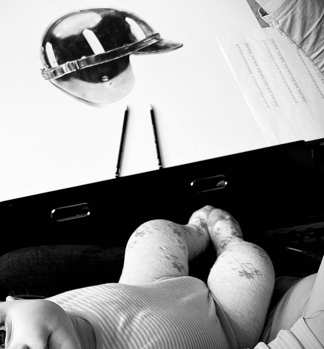 Ecapener's tweet photo. Today's drawing session was supervised by a small person who has realised she can screech at the top of her voice and would like the world to hear her newly acquired skill. It's joyful. #drawingwithmum #icansing https://t.co/aUJHWFAsIR