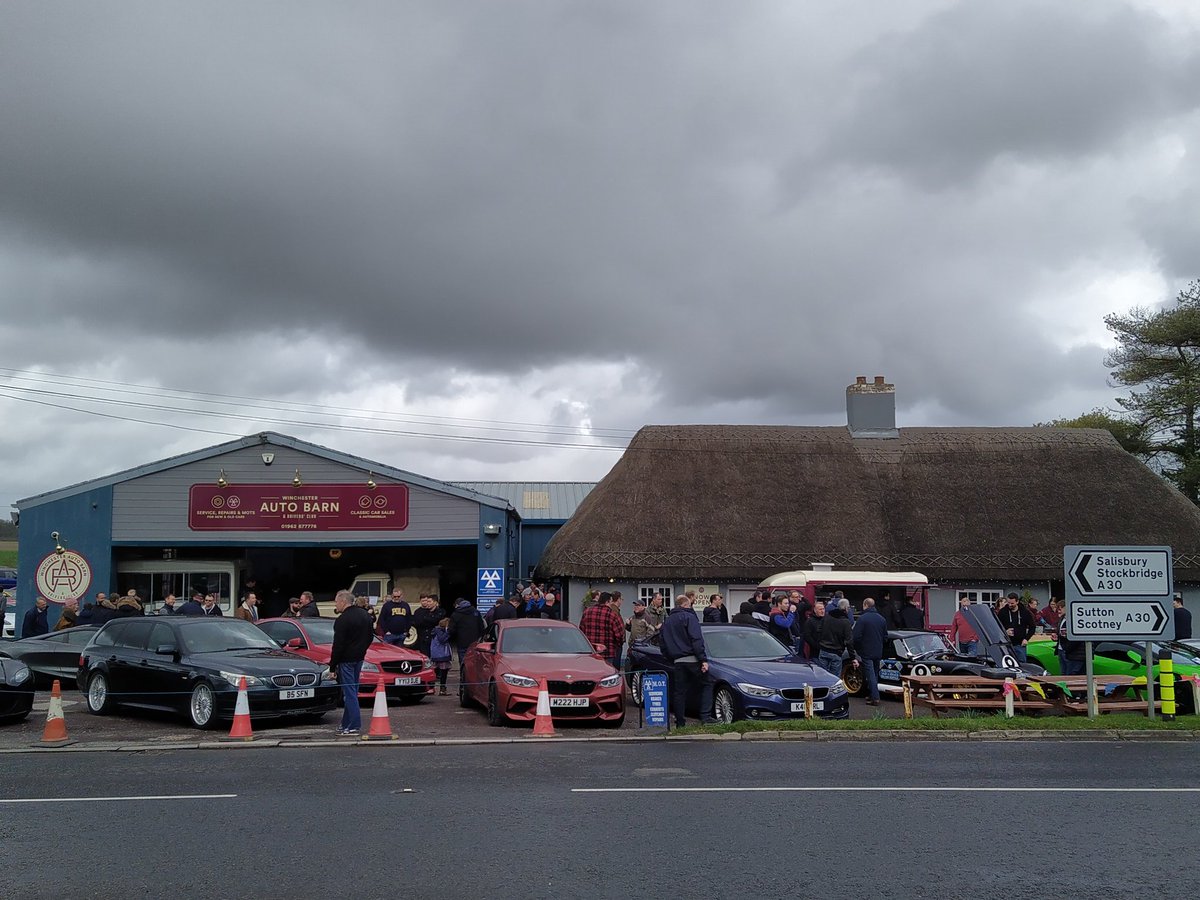 Big turn out at #WinchesterAutoBarn this morning. Enjoyed chatting to people about the conversion of the #ElectricAlfasud to #EV. Amazing volume of nostalgia for the 'Sud. Big array of marques and ages.