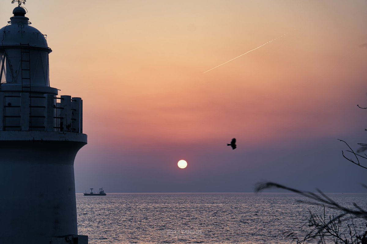 NGO_OKA92's tweet photo. 週末、伊良湖岬灯台のサンセット。
とても素敵でした。

Lens：#Tamron28200
📸：SONY #α7C https://t.co/QiVysG5ZaE