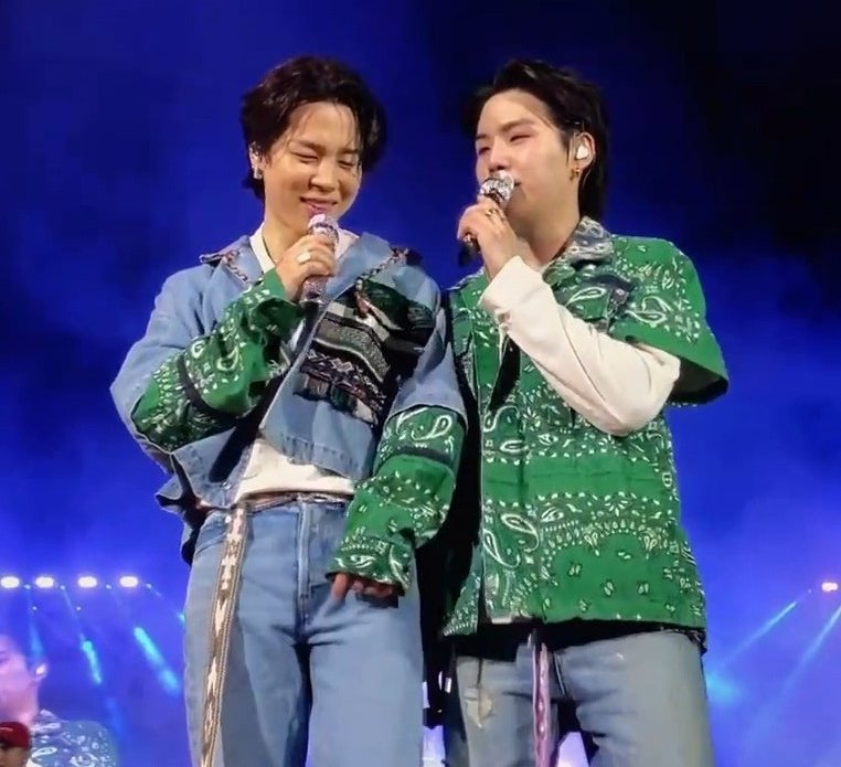 soulamiiii's tweet photo. Hoy también se come familia, tuvimos interacción del taekook y del Yoonmin https://t.co/7BbtUugMJZ